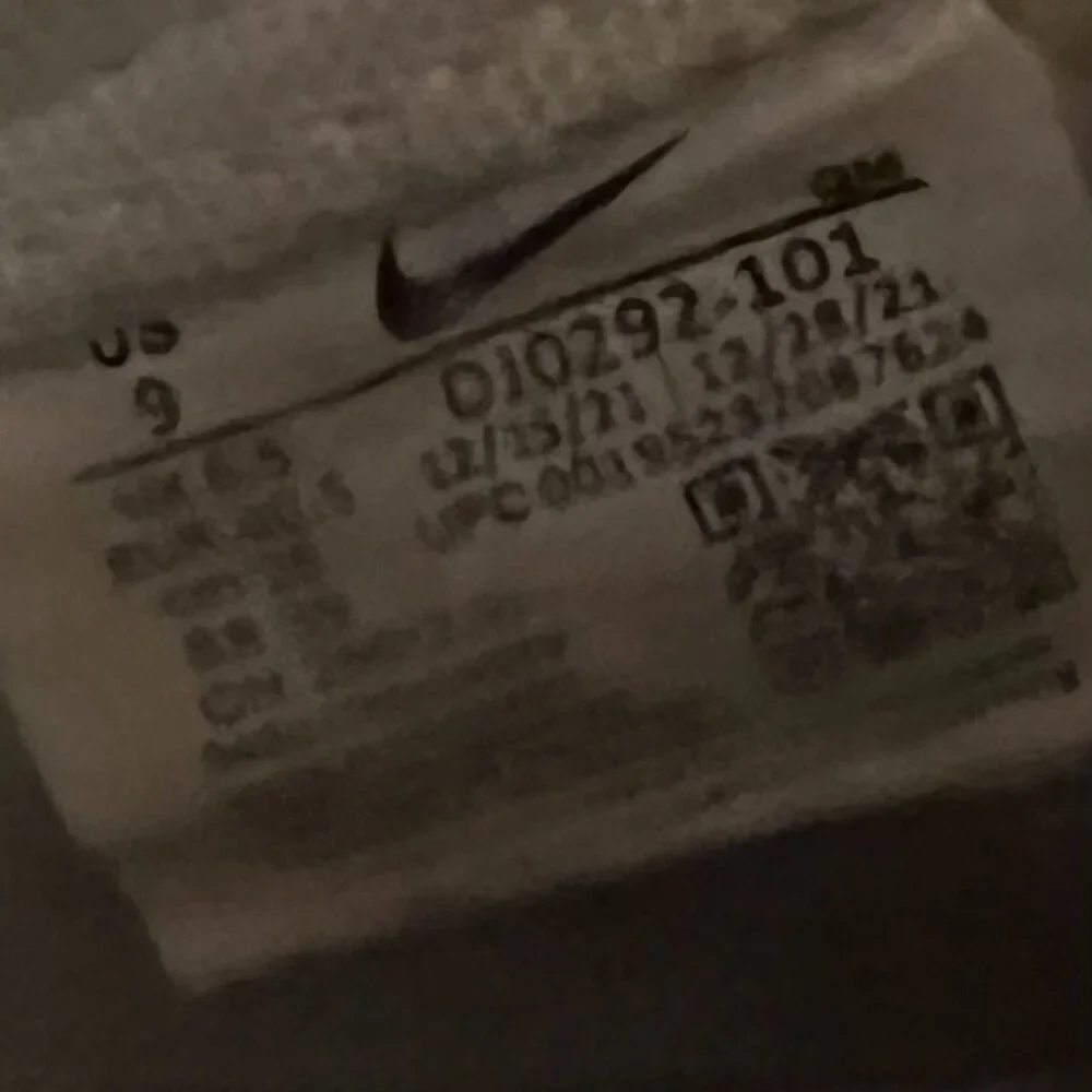 Nike Women's size 9 - Picture 2 of 5